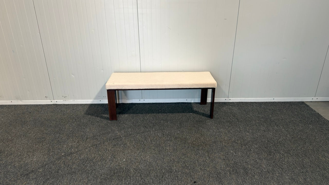 Hallpall i beige – sida