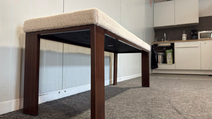 Hallpall i beige – vinkel