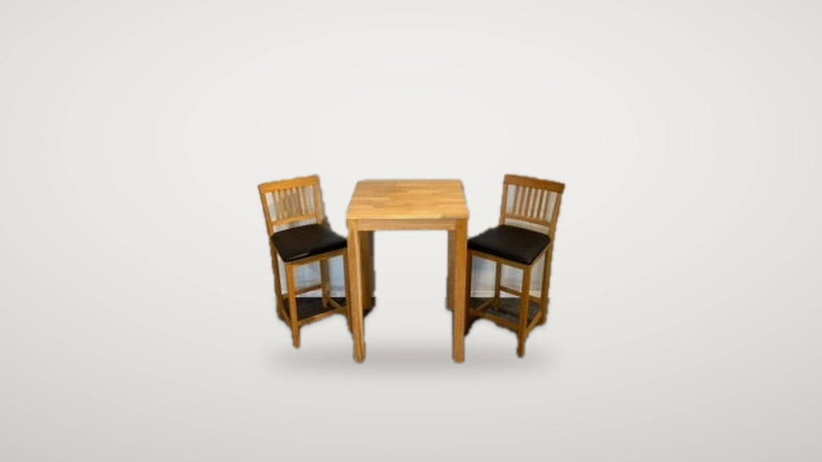 Begagnat IKEA barbord i trä med barstolar, helhetsbild