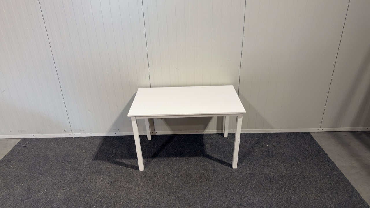Venture Design matbord i nyskick