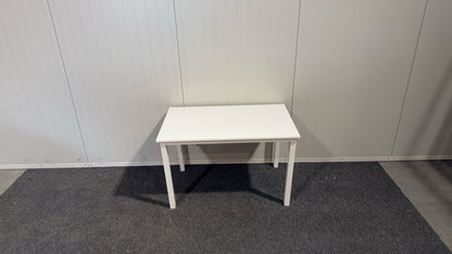 Venture Design matbord i nyskick