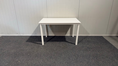 Venture Design matbord i nyskick