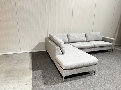 Begagnad ljusgrå divansoffa