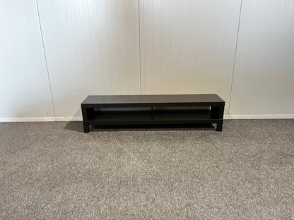 Begagnad svart TV bänk från IKEA