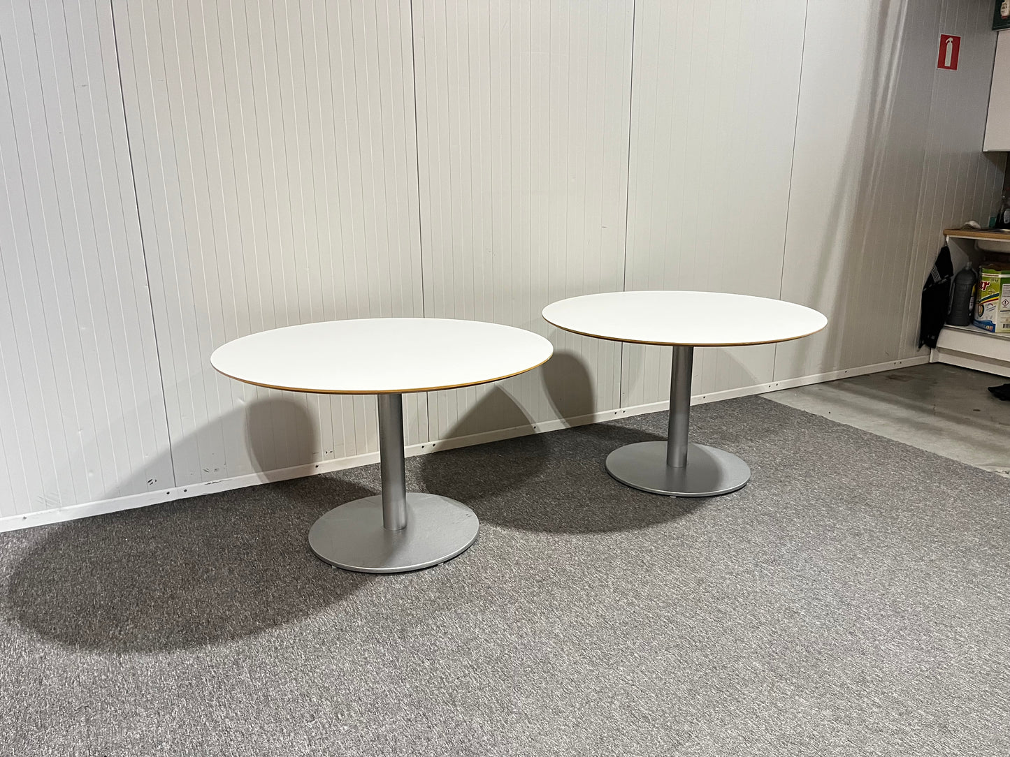 Begagnade IKEA matbord i mycket gott skick