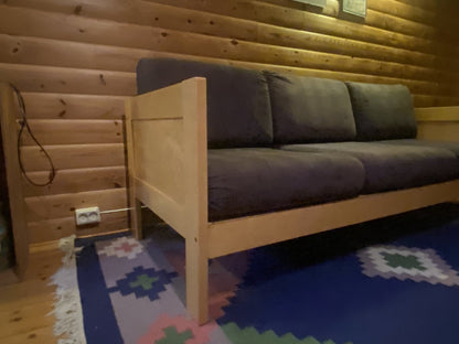 Begagnad Bassoffa 3-sits i björk med originaldynor från kortsidan