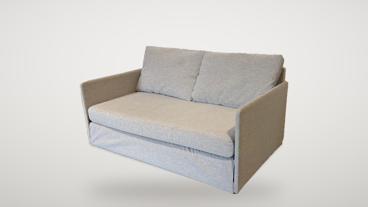 Begagnad grå IKEA bäddsoffa 2-sits från vänster sida