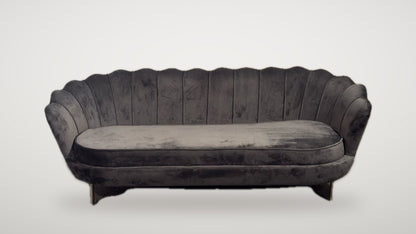 Begagnad grå Venture Design soffa, helhetsbild