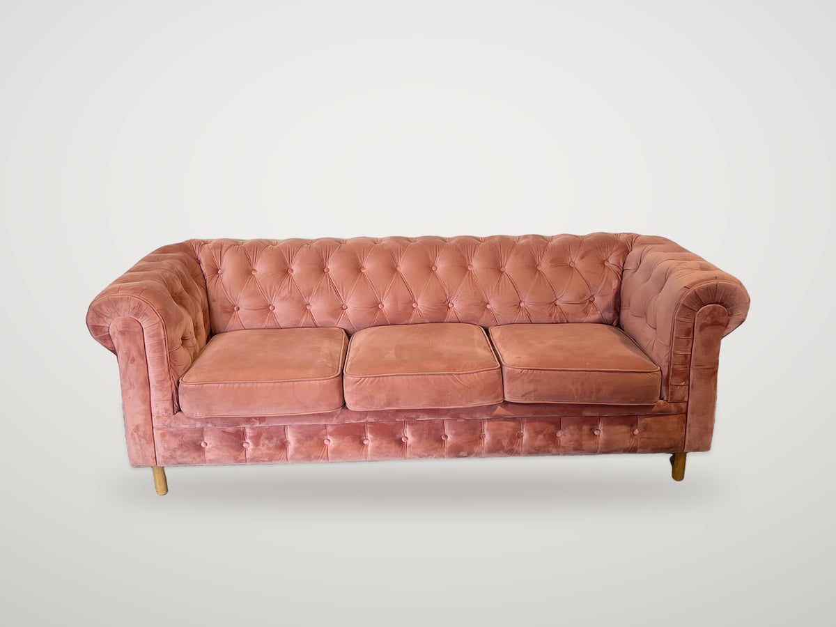 Begagnad rosa chesterfieldsoffa i sammet, 3-sits