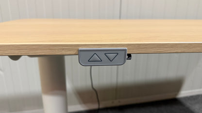 Begagnat IKEA höj och sänkbart kontorsbord med högersida