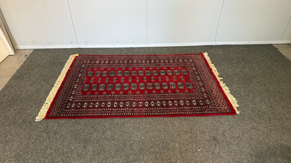 Begagnad röd matta vinkel