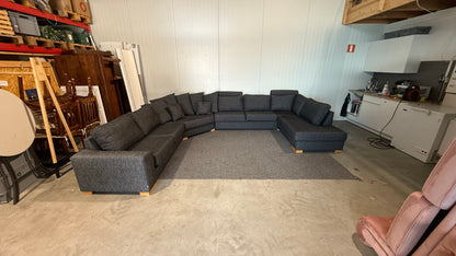 Begagnad Bellus U-soffa svart arm detalj