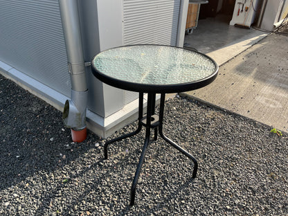 Utebord i metall med glasskiva – svart
