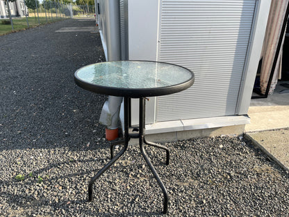 Utebord i metall med glasskiva – svart