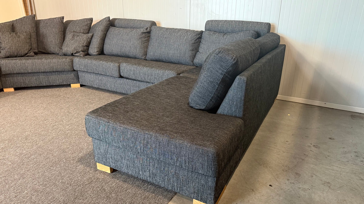 Begagnad Bellus U-soffa svart ben detalj