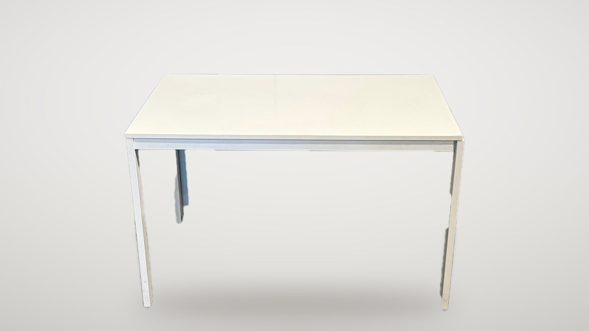 Begagnat vitt IKEA-bord med utfällbar skiva, ihopfällt