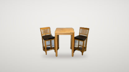 Begagnat barbord i trä med läderstolar från IKEA framifrån